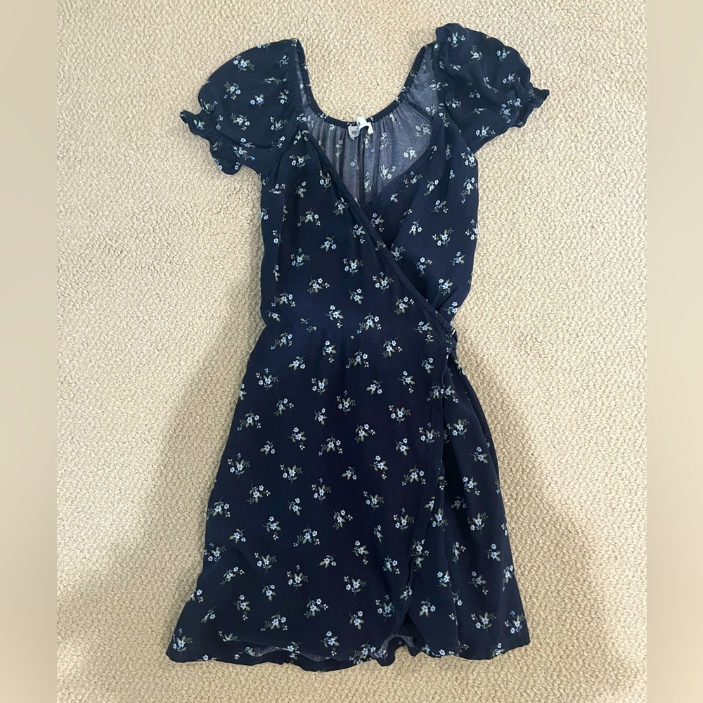 Black/Navy floral Hollister mini dress